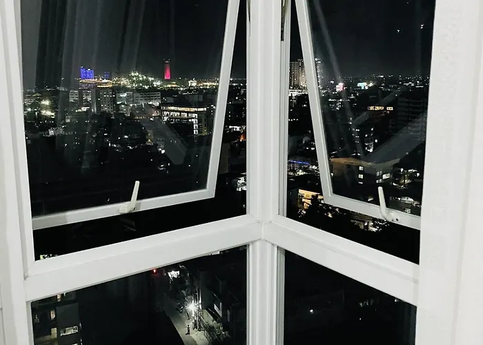 Apartment West Jones Residences 16f Minimalist Corner *